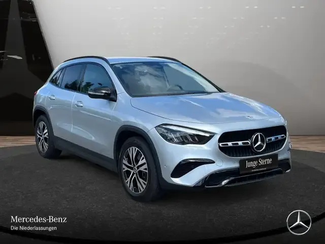 Mercedes-Benz GLA 220