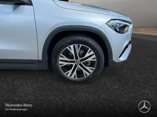 Mercedes-Benz GLA 220
