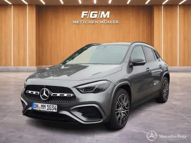 Mercedes-Benz GLA 200