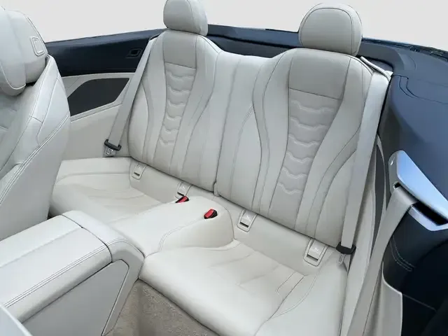 BMW 840
