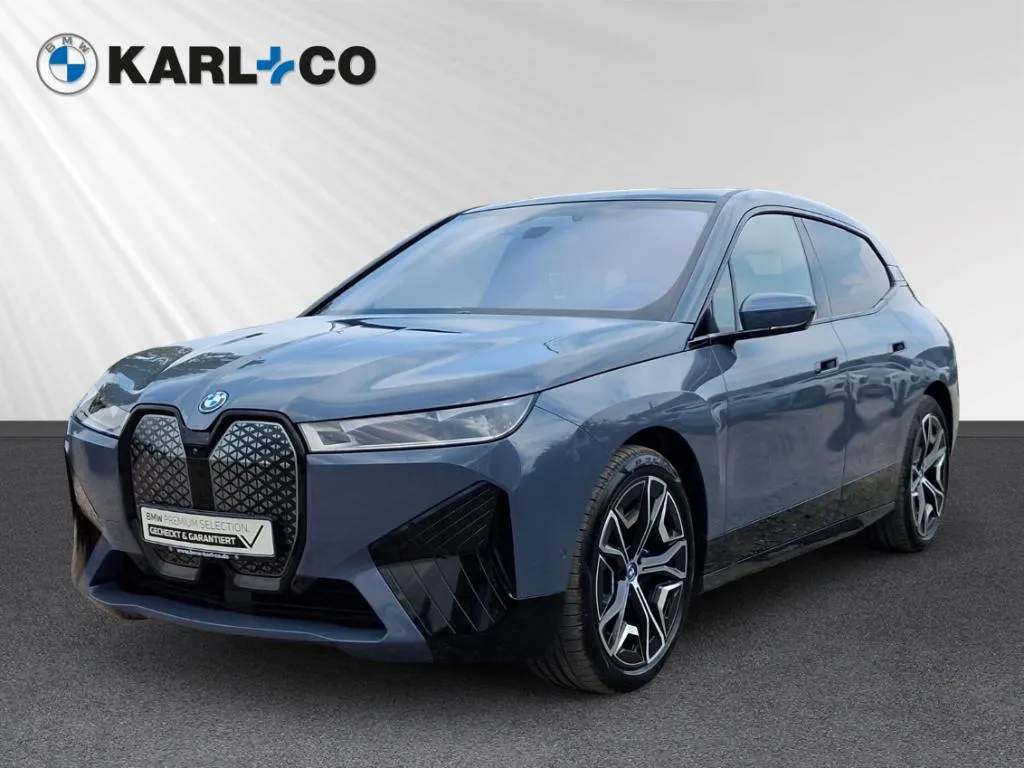 BMW iX