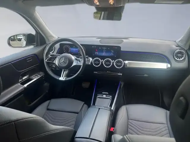 Mercedes-Benz GLB 220
