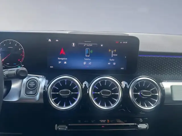 Mercedes-Benz GLB 220