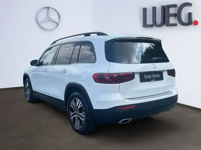 Mercedes-Benz GLB 220