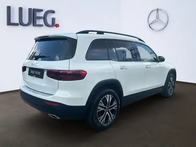 Mercedes-Benz GLB 220