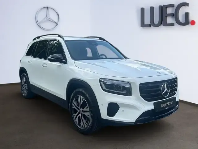 Mercedes-Benz GLB 220
