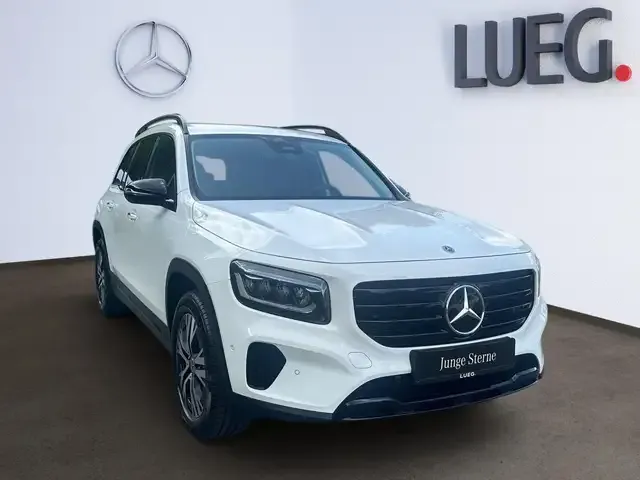 Mercedes-Benz GLB 220