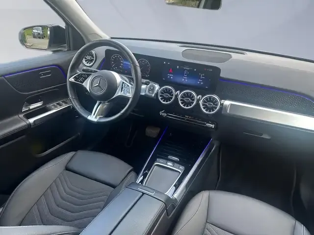 Mercedes-Benz GLB 220