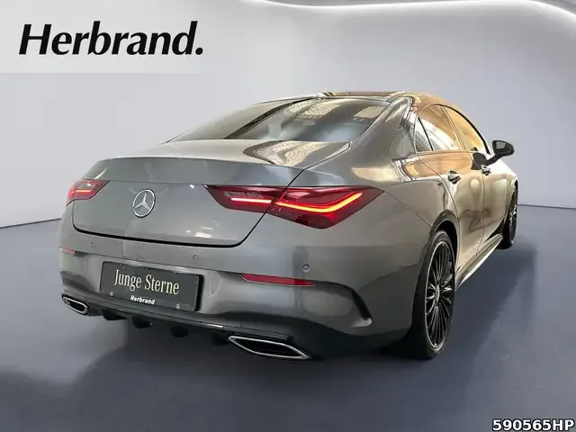 Mercedes-Benz CLA 200