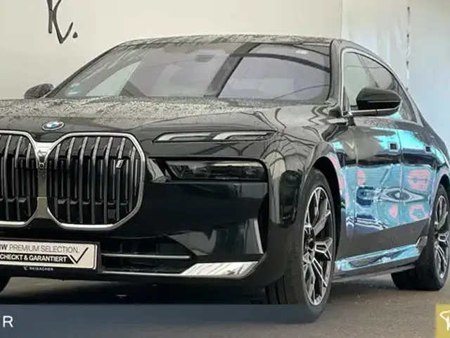 BMW i7