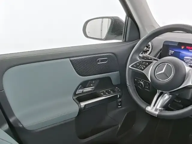 Mercedes-Benz EQB 300