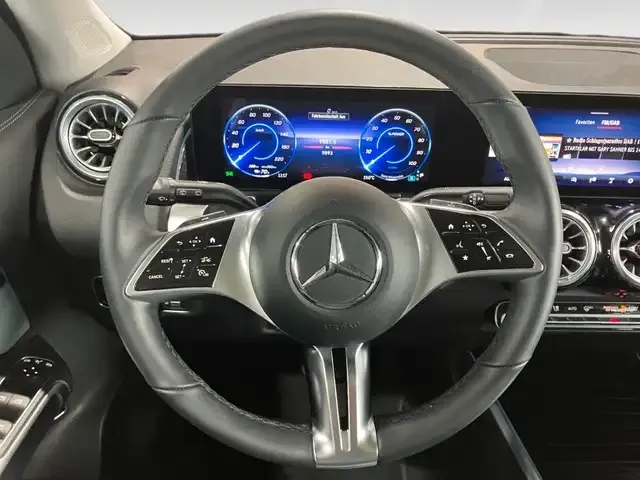 Mercedes-Benz EQB 300