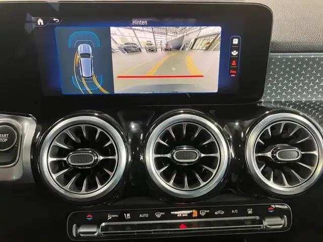 Mercedes-Benz EQB 300