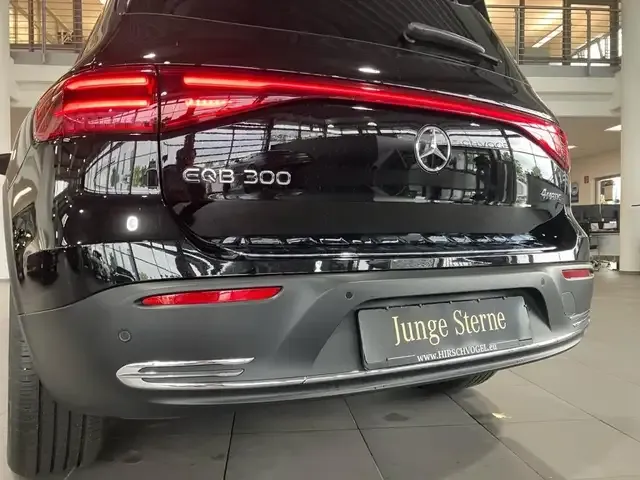 Mercedes-Benz EQB 300