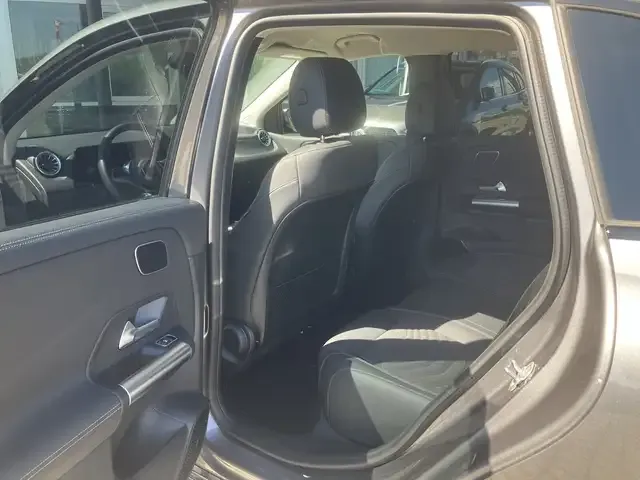 Mercedes-Benz B 220