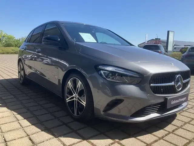 Mercedes-Benz B 220
