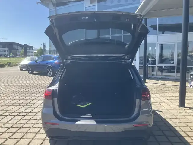 Mercedes-Benz B 220