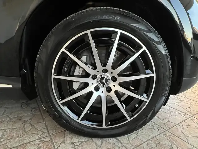 Mercedes-Benz EQC 400