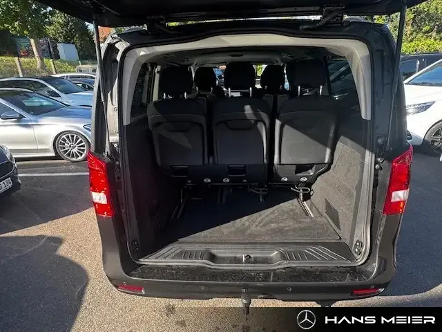 Mercedes-Benz V 220
