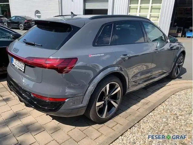 Audi SQ8 e-tron