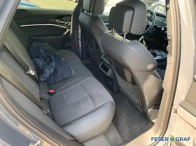 Audi SQ8 e-tron