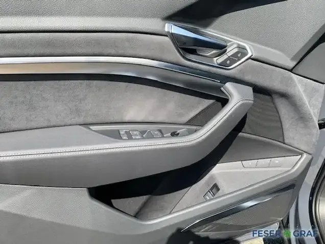Audi SQ8 e-tron