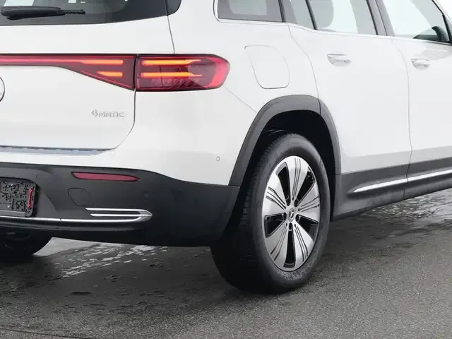 Mercedes-Benz EQB 300