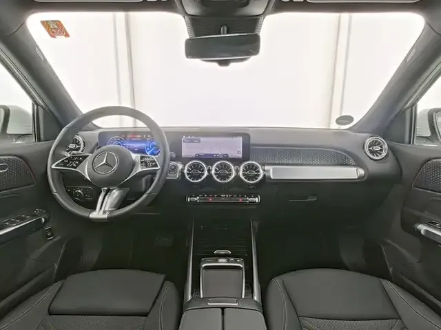 Mercedes-Benz EQB 300