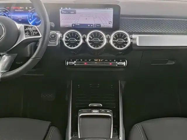 Mercedes-Benz EQB 300