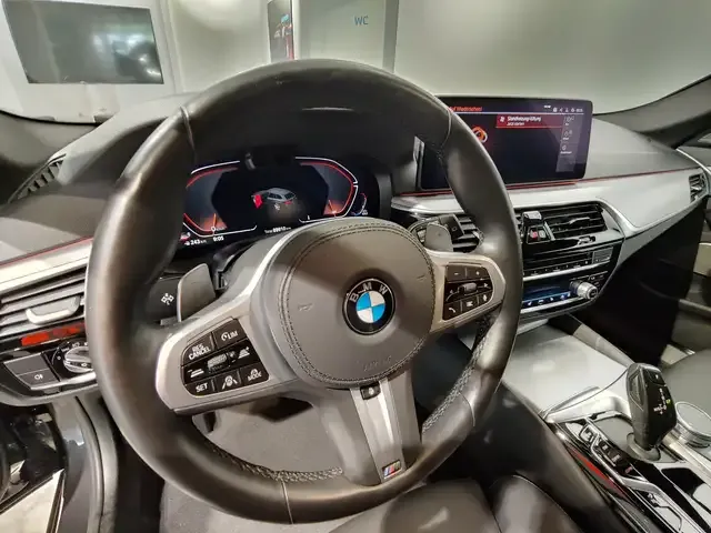 BMW 530