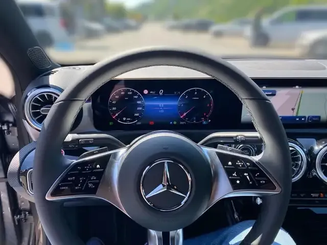Mercedes-Benz A 200