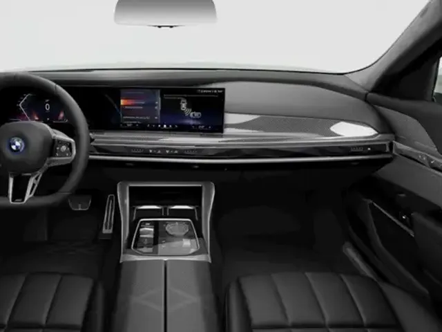 BMW i7