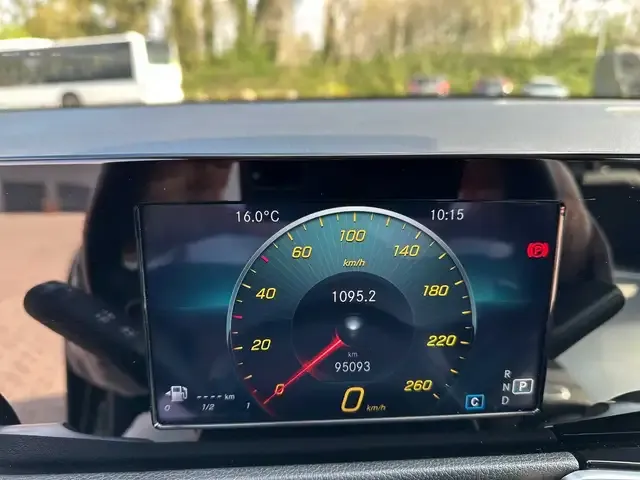 Mercedes-Benz GLB 200