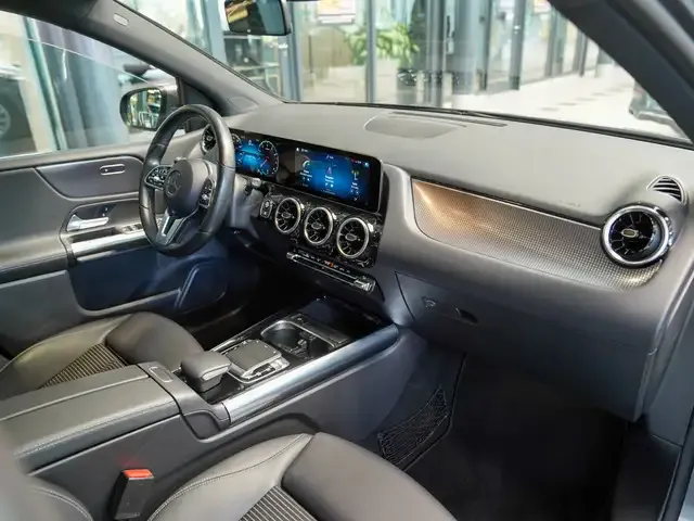 Mercedes-Benz B 220