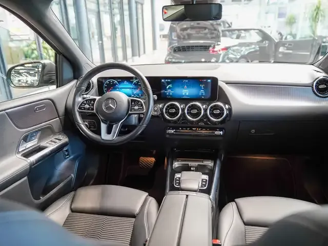 Mercedes-Benz B 220