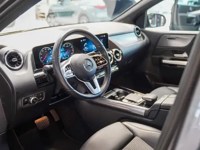 Mercedes-Benz B 220