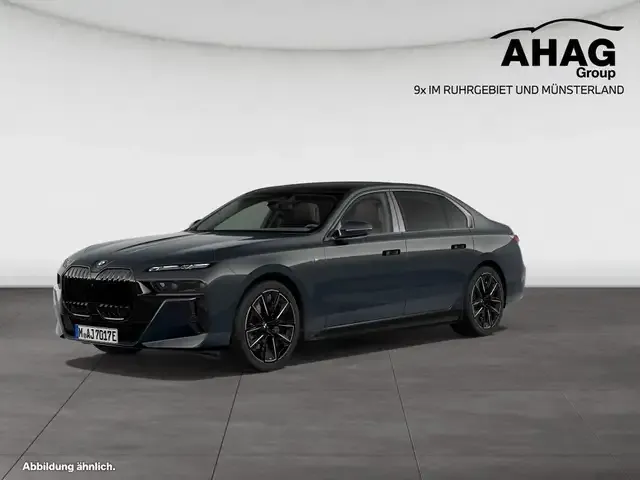 BMW i7