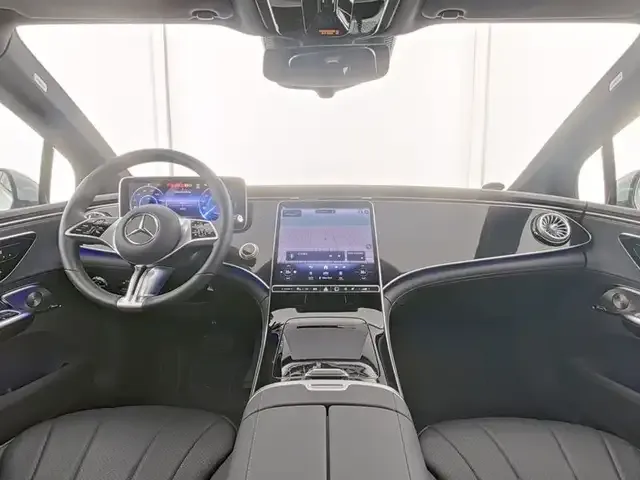 Mercedes-Benz EQE 300