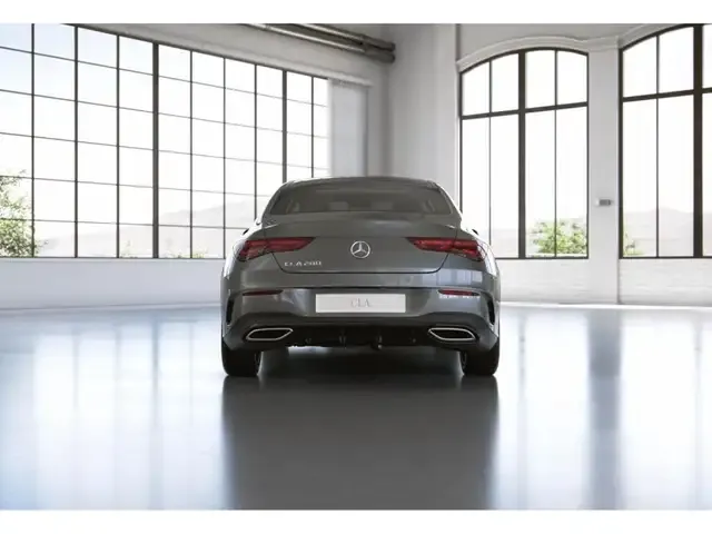 Mercedes-Benz CLA 200