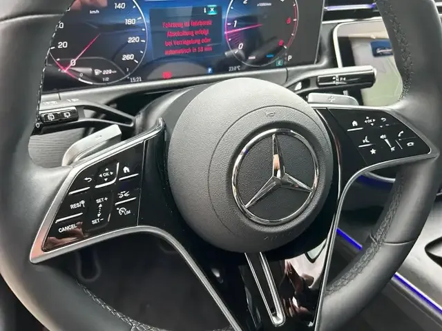 Mercedes-Benz E 220