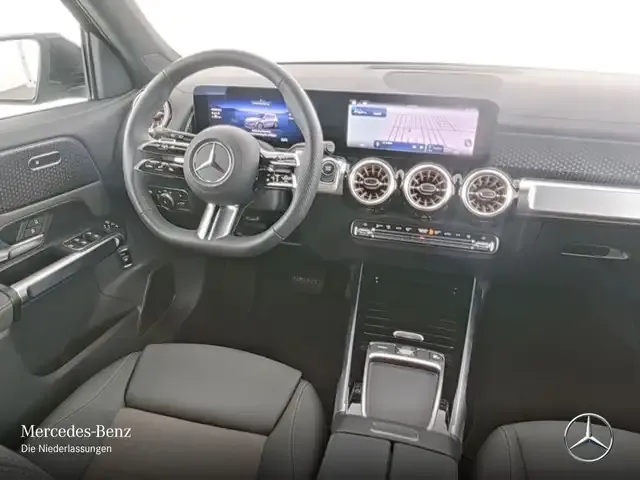 Mercedes-Benz EQB 300