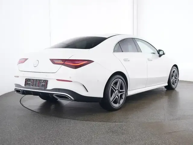 Mercedes-Benz CLA 200