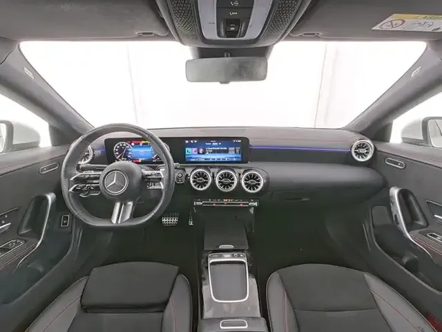 Mercedes-Benz CLA 200