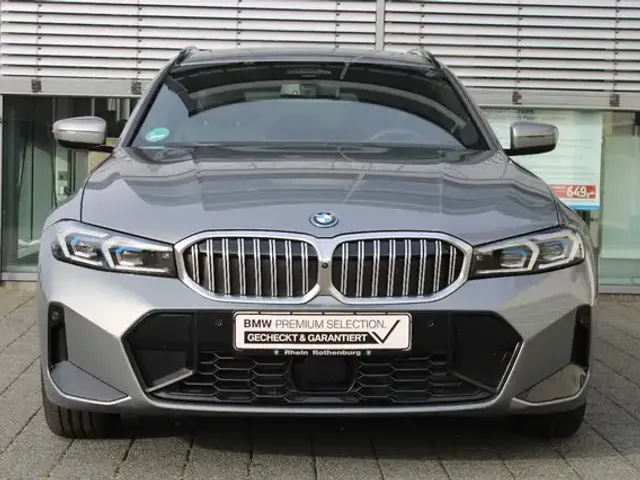 BMW 330