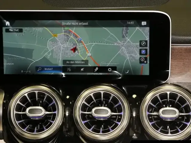 Mercedes-Benz GLB 220