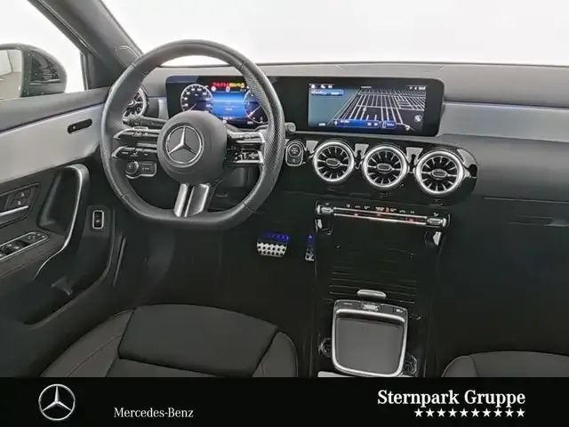 Mercedes-Benz A 220