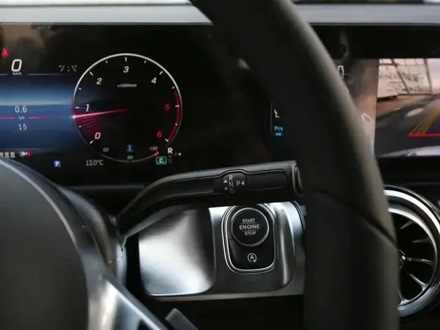 Mercedes-Benz GLB 200