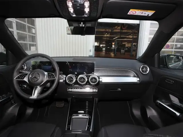 Mercedes-Benz GLB 200