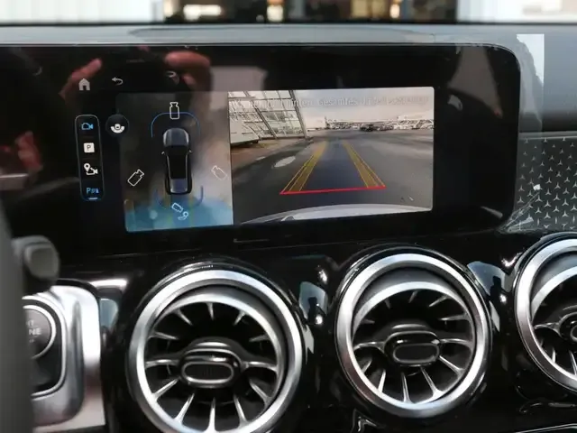 Mercedes-Benz GLB 200