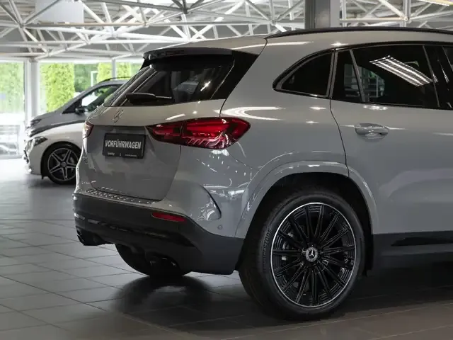 Mercedes-Benz GLA 200